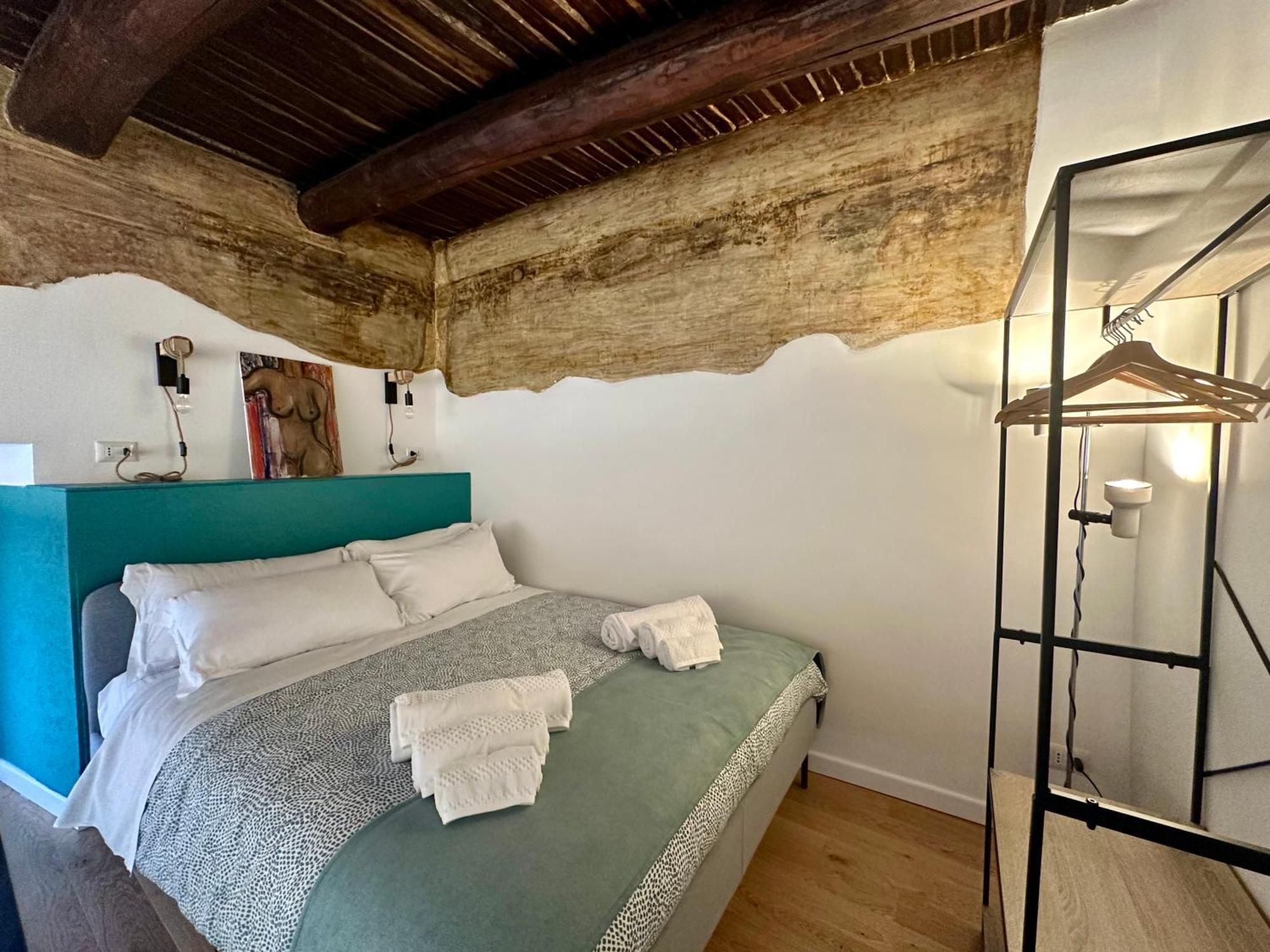 Santa Maria Maggiore Suite Napels Buitenkant foto