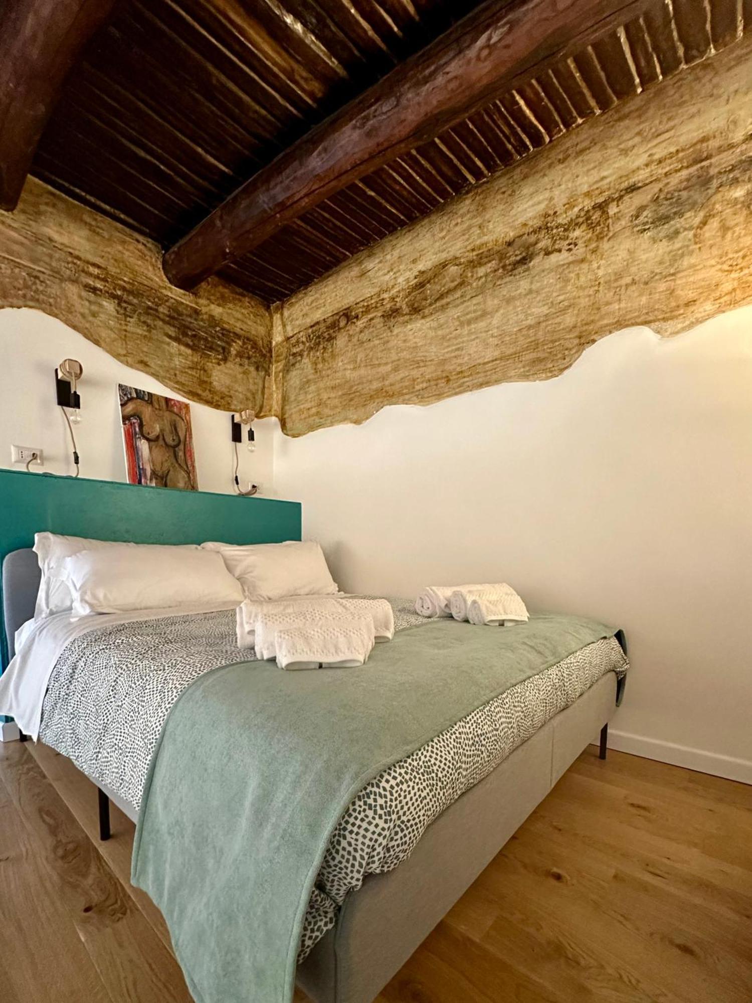 Santa Maria Maggiore Suite Napels Buitenkant foto
